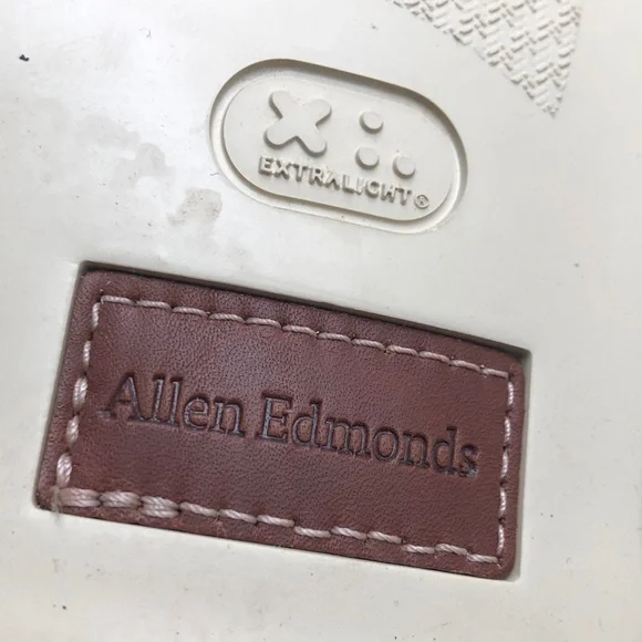 Allen Edmonds Nomad tan suede lace up shoe size 11 - Picture 6 of 6